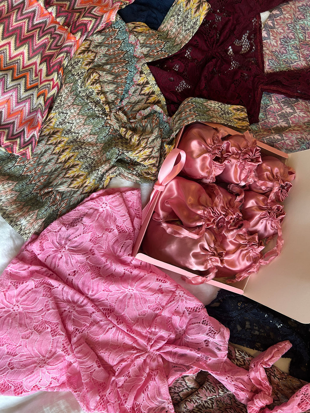 Surprise calendar 8 packages